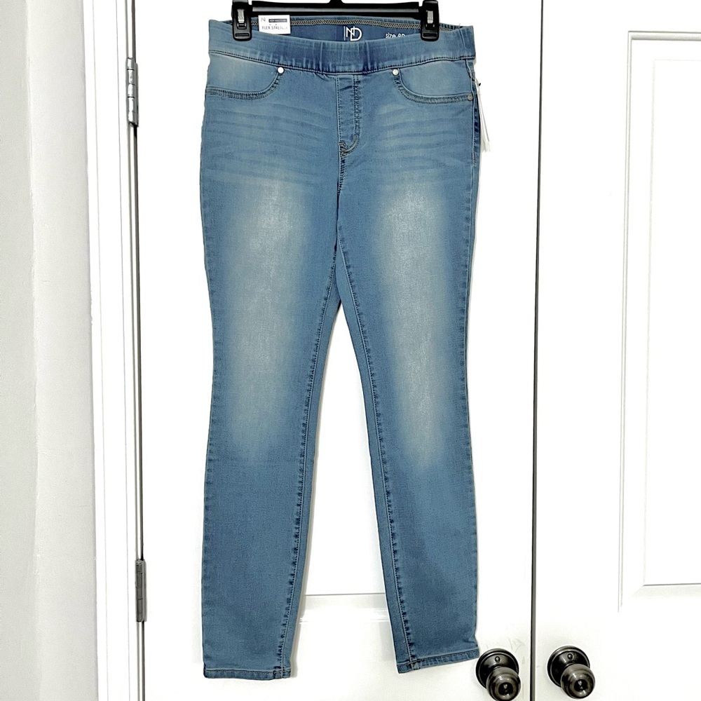 New Directions NWT pull-on flex stretch knit skinny jegging, sz 8R, Med-rinse.